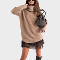 Beiger Pullover und Braunes Kleid